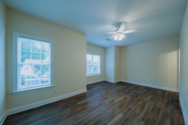 Building Photo - 8 Hydrangea Ct