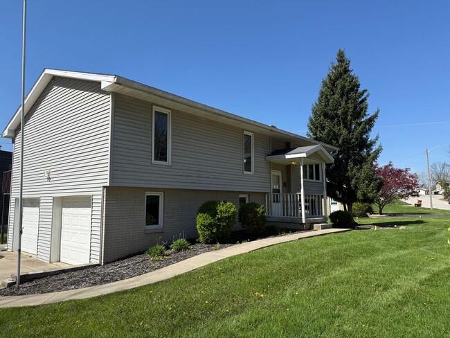 Building Photo - 3 BR / 3 BA Single-family home near Ellett...