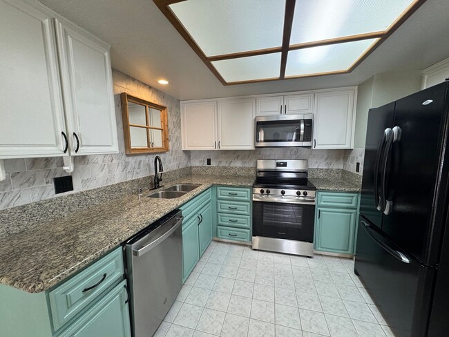 Building Photo - 2440 Melody Ln