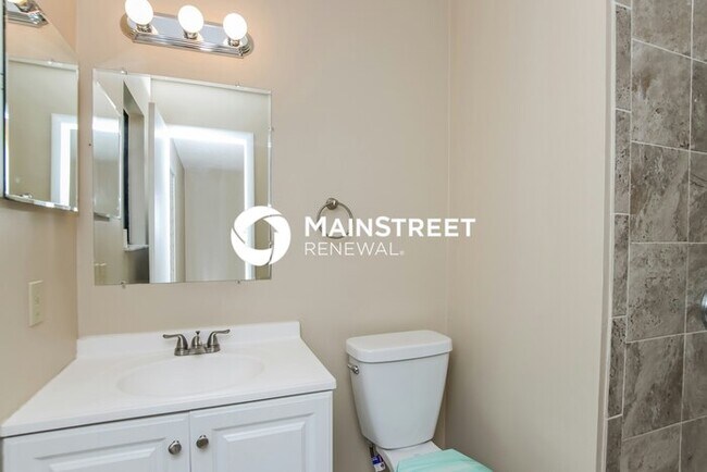 Building Photo - 3 Bedroom Pet-Friendly Home in PALM BAY, FL with Main Street Renewal
