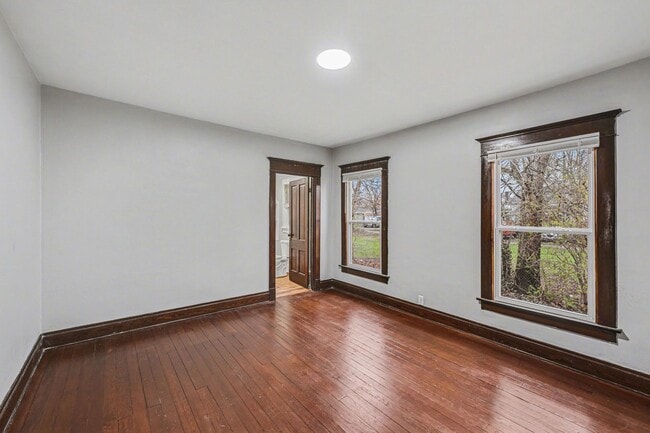 Building Photo - Fully Renovated 2BR Home – Modern Updates & Classic Charm