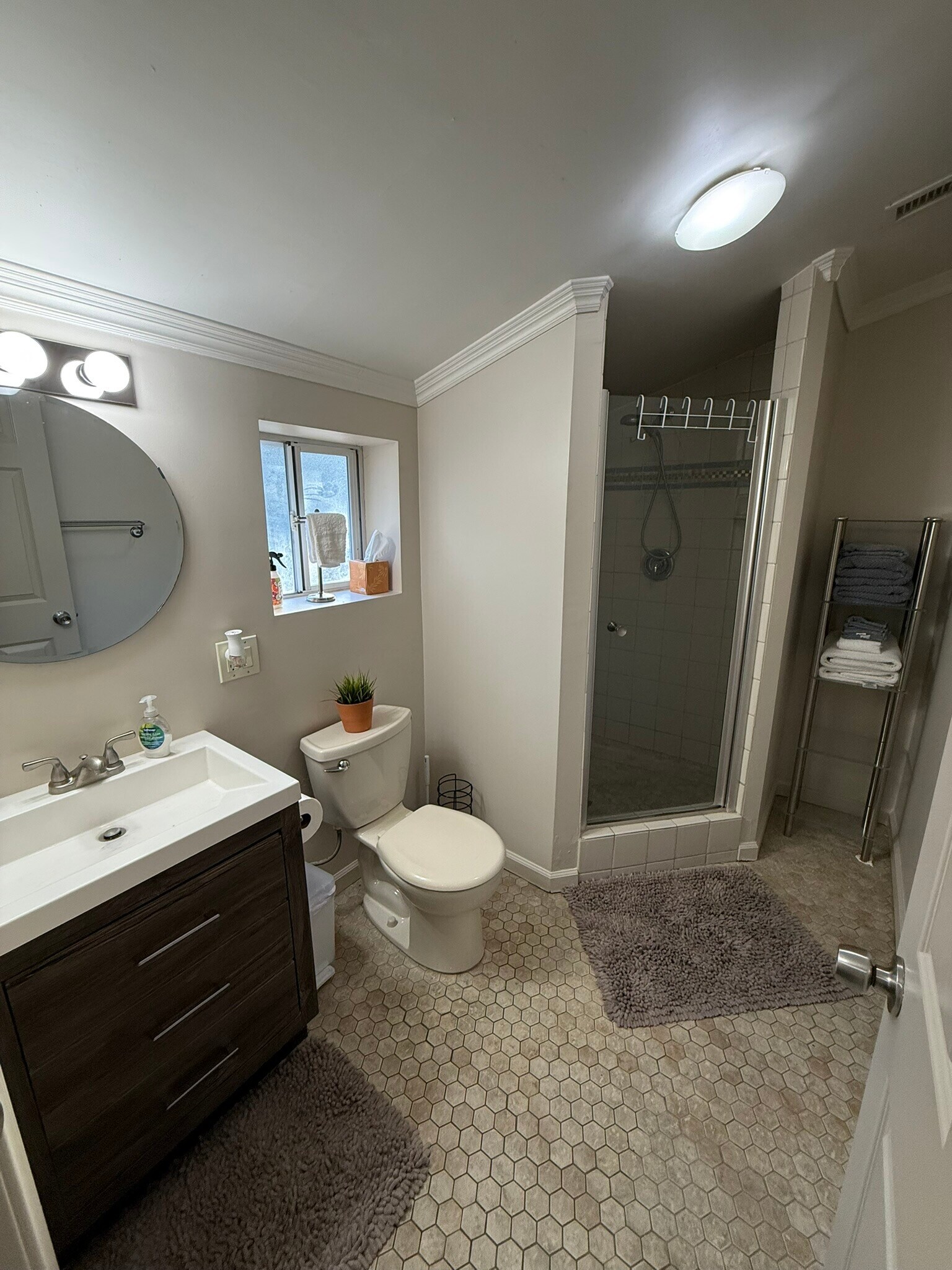 Building Photo - 15916 Binney St