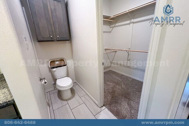 Building Photo - Luxury 2 Bedroom Townhome Available PRELEASE