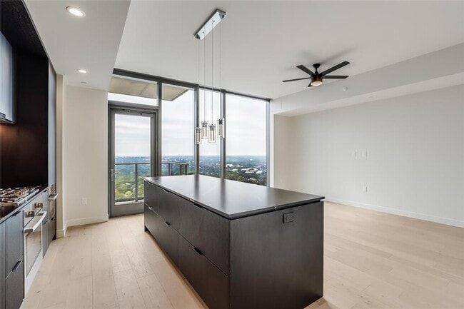 Building Photo - 44 East Ave