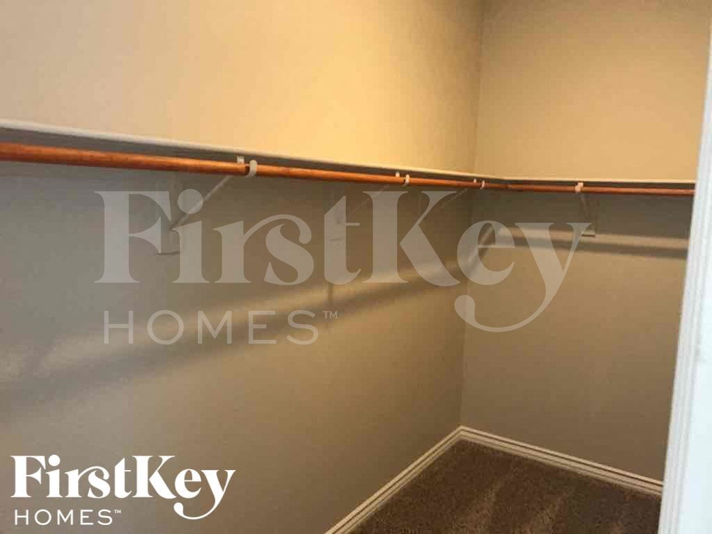 Building Photo - 28 Delighted Ave