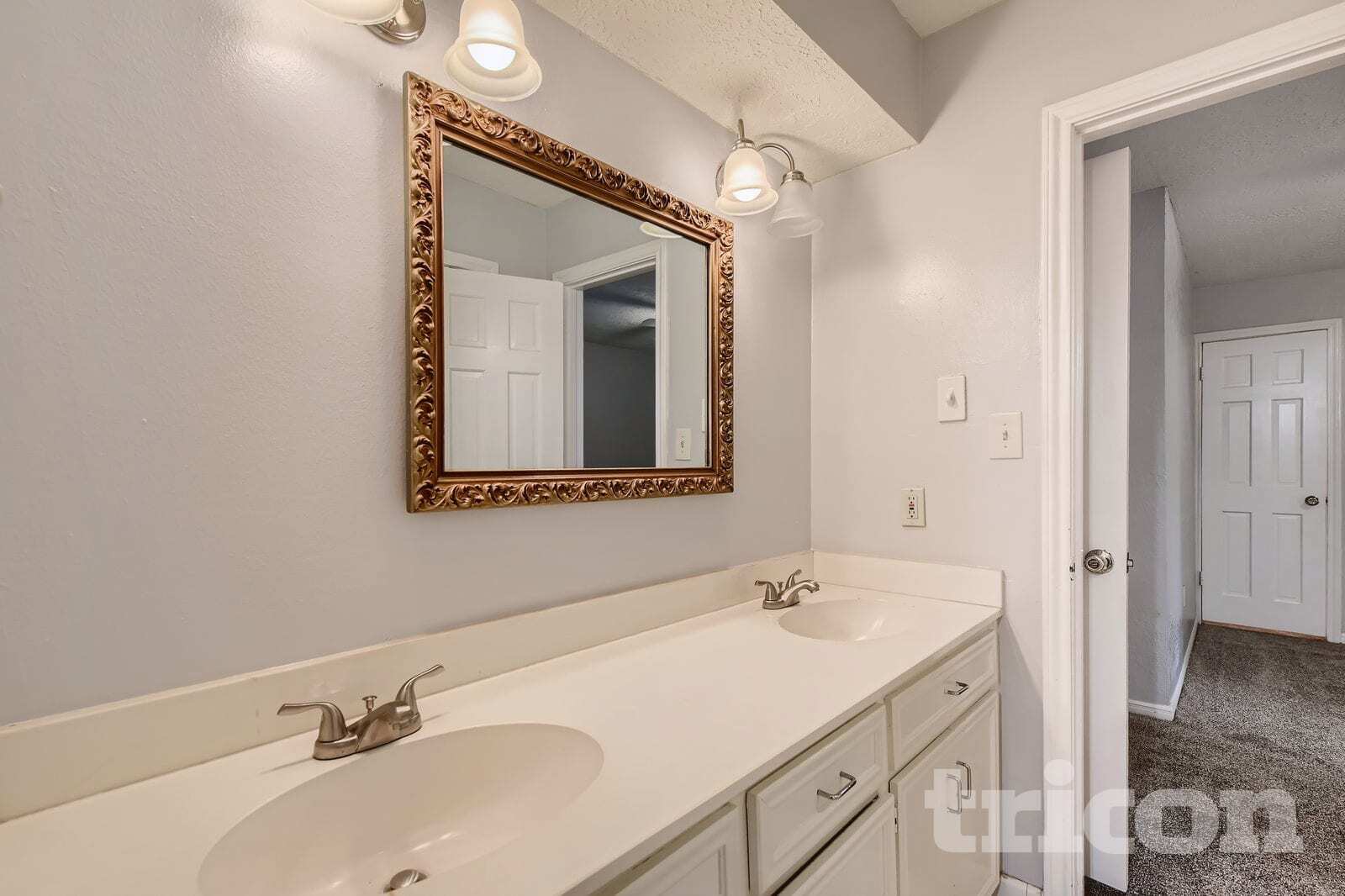 Building Photo - 8103 Oak Moss Dr