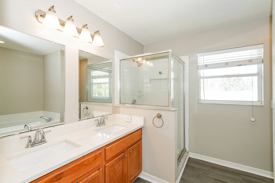 Building Photo - 7814 Citrus Blossom Dr