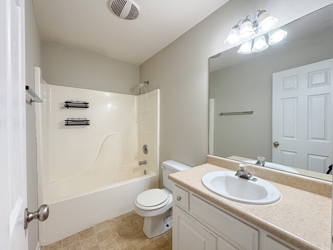 Building Photo - 1159 Bartlett Dr