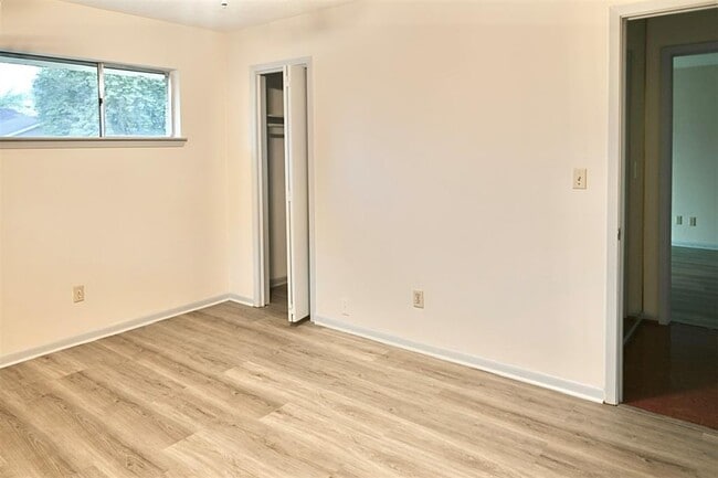 Building Photo - 202 Coronation Dr