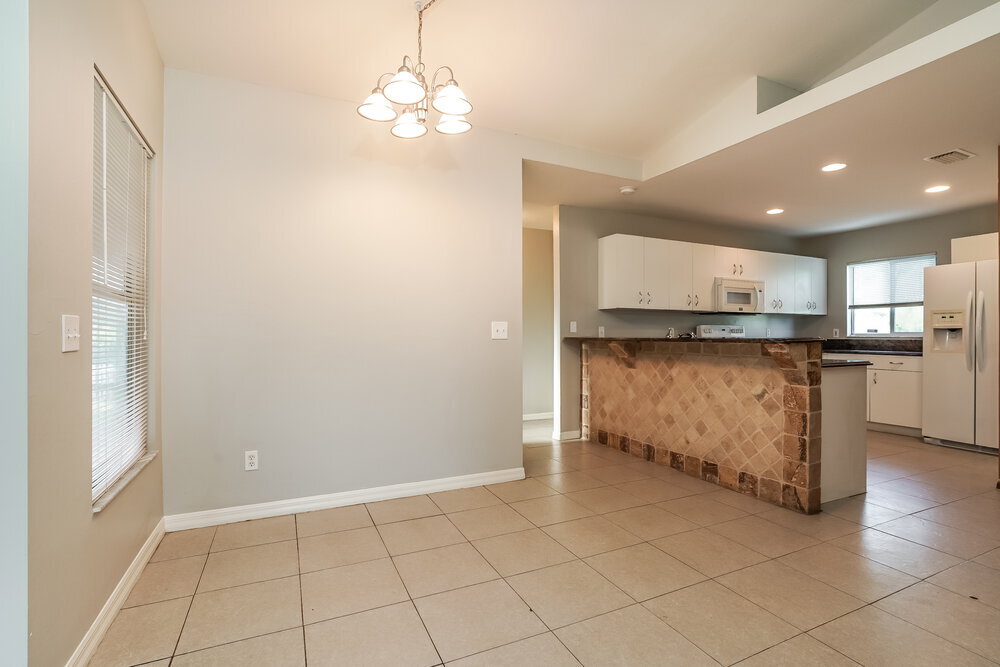 Building Photo - 8434 Bamboo Rd