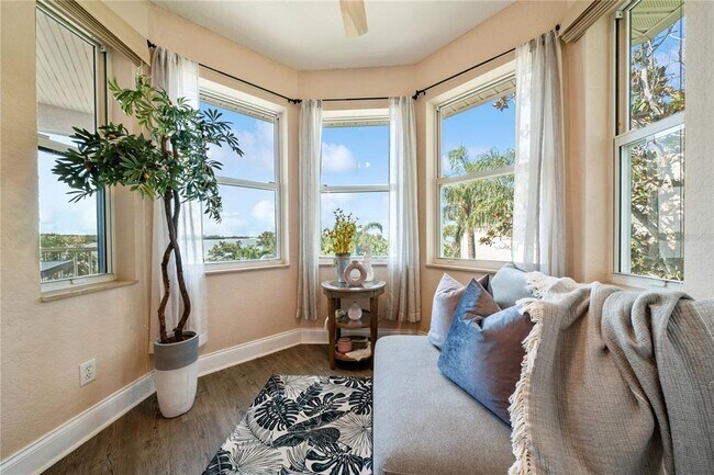 Building Photo - 1661 Seabreeze Dr