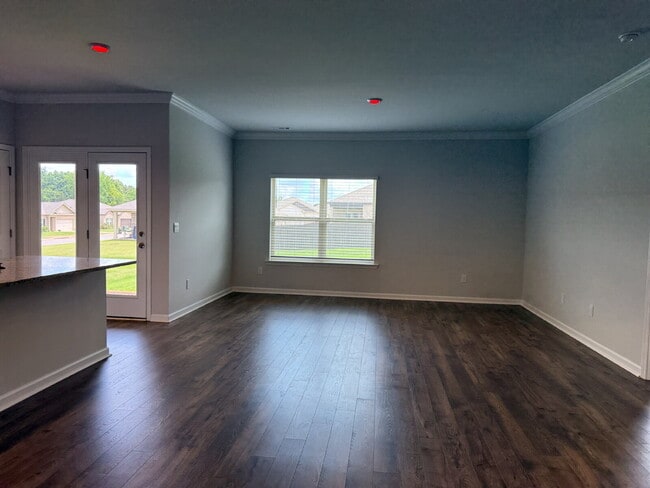 Building Photo - "Charming 3-Bedroom Retreat with Granite Elegance in Huntsville!"