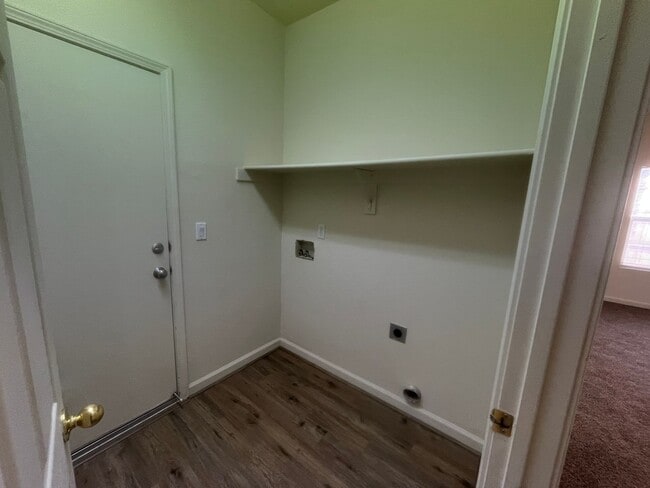 Building Photo - Beautiful 3 Bed, 2 Bath Home with 2-Car Garage in Desirable Sparks Neighborhood