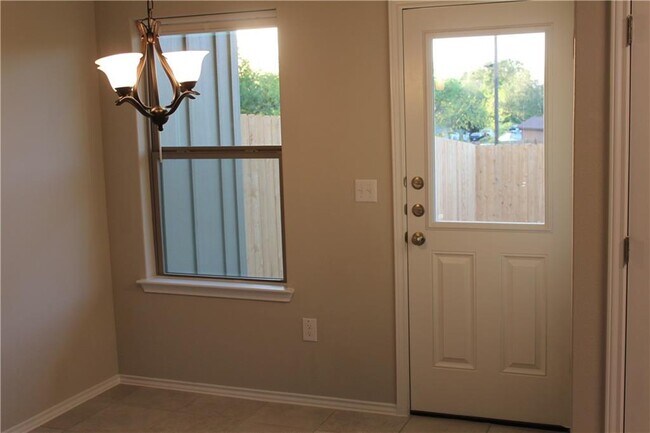 Building Photo - 1220 Garland Rd