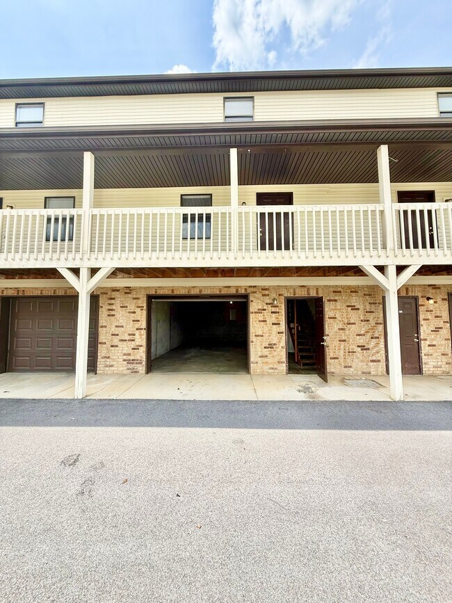 Building Photo - 338 Old Gray Station Rd