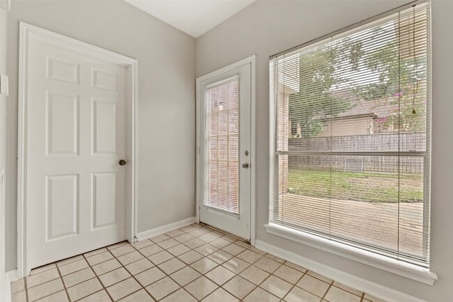 Building Photo - 15014 Lantern Creek Ln