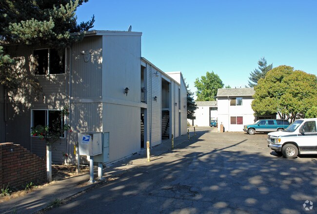 Primary Photo - Viking Apartments