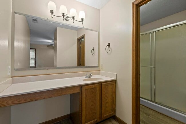 Building Photo - Cul-de-Sac Homesite! Tons of Room!