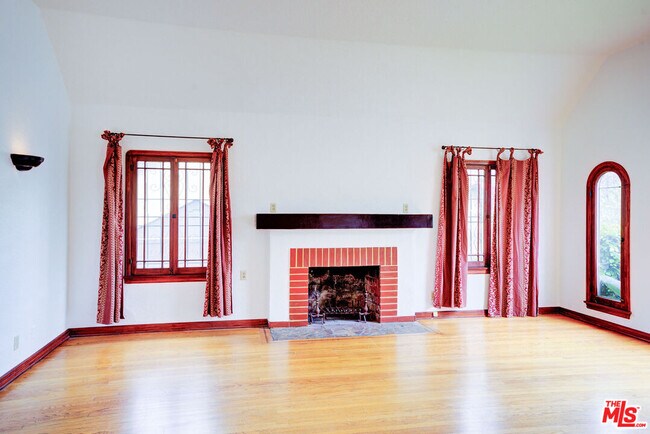 Building Photo - 10372 Tennessee Ave