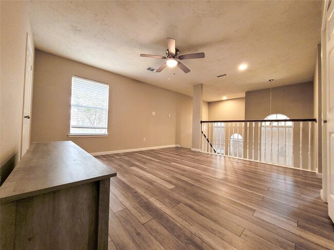 Building Photo - 5211 Aspen Point Dr