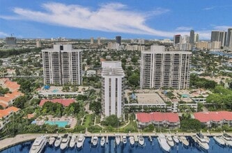 Building Photo - 3620 Yacht Club Dr