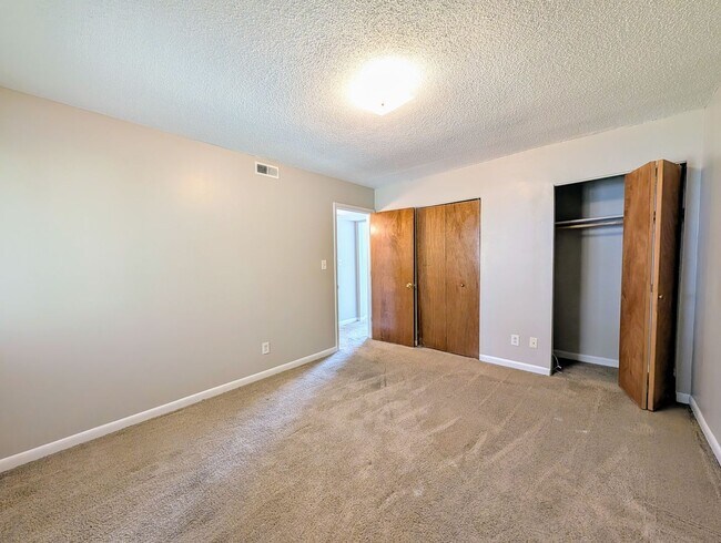 Building Photo - 315 Edward St