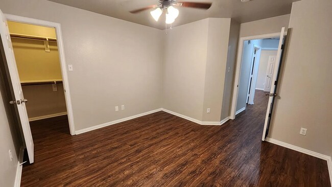 Building Photo - 10014 Cedar Lake Dr