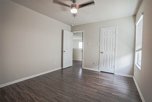 Building Photo - 3050 Thicket Path Way