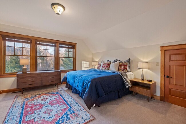 Building Photo - 20 Yellow Birch Cir