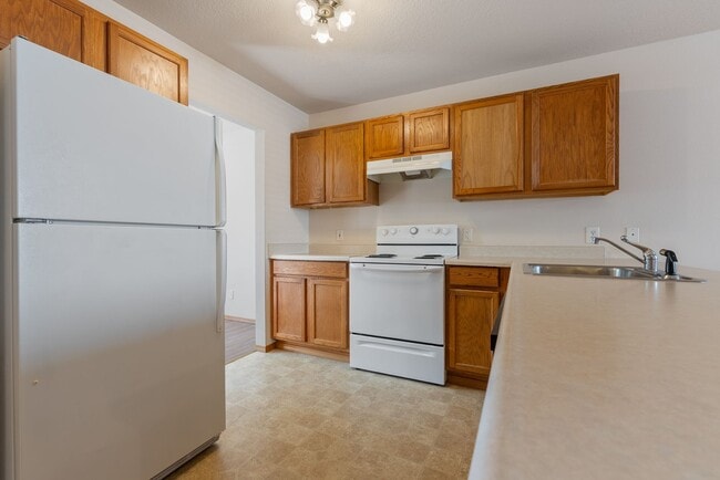 Building Photo - Spacious 2-Bedroom Duplex in SE Portland