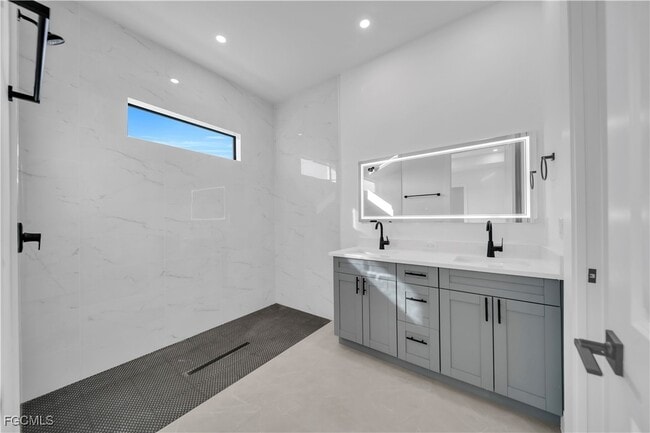 Building Photo - 1612 NW 9th Ave