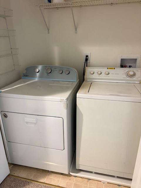 Building Photo - 2403 Beacon Hill Dr