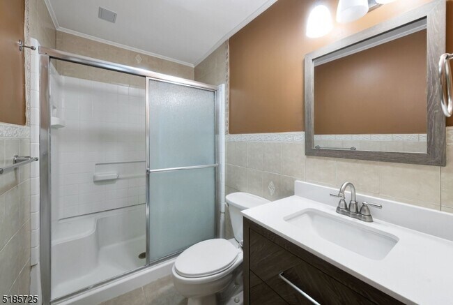 Building Photo - 6 E Blackwell St