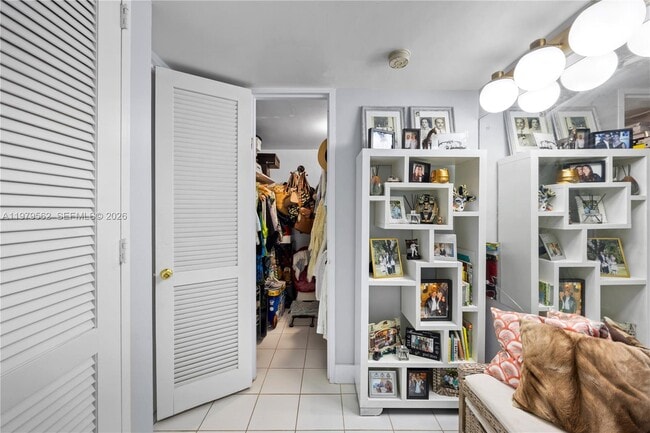 Building Photo - 5055 Collins Ave