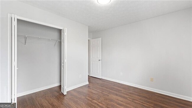 Building Photo - 317 Shasta Ln