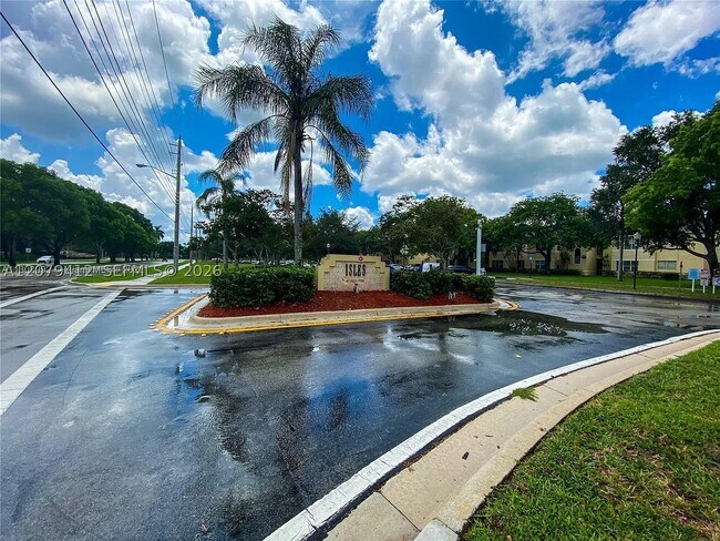 Building Photo - 13090 Vista Isles Dr