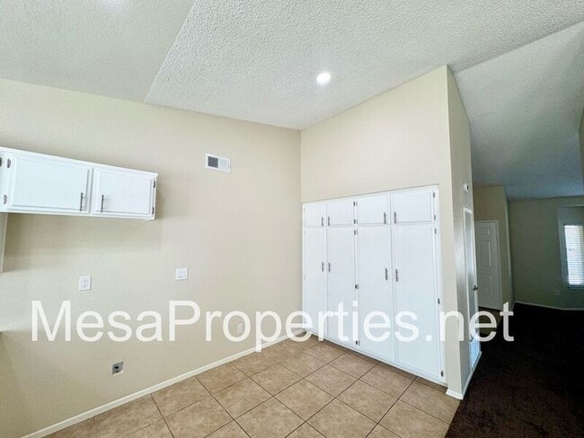 Building Photo - 12550 Kristina Ct