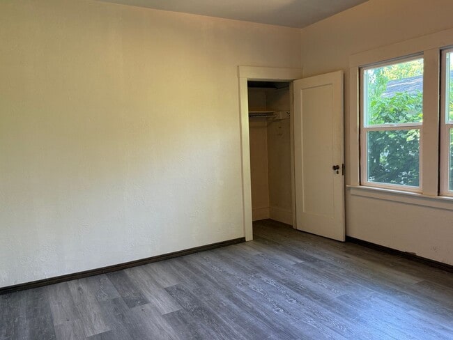 Building Photo - AMAZING APARTMENT DOWNTOWN LIVERMORE...COM...