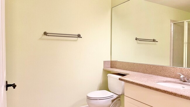 Building Photo - Gated Community in Hawaii Kai! Colony at P...