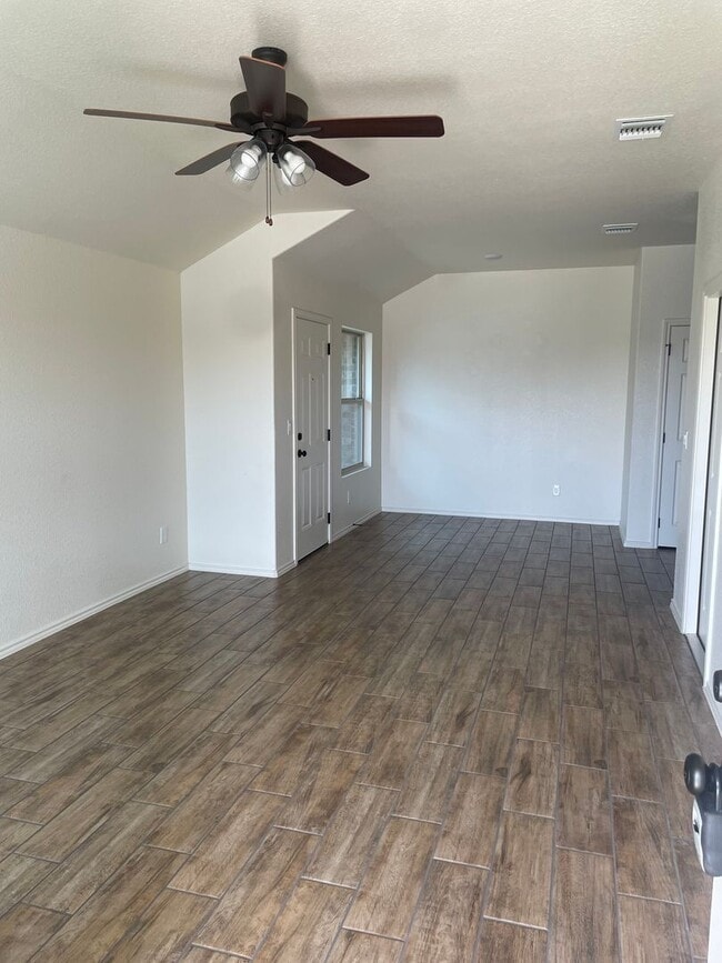 Building Photo - 2409 Alterman Dr