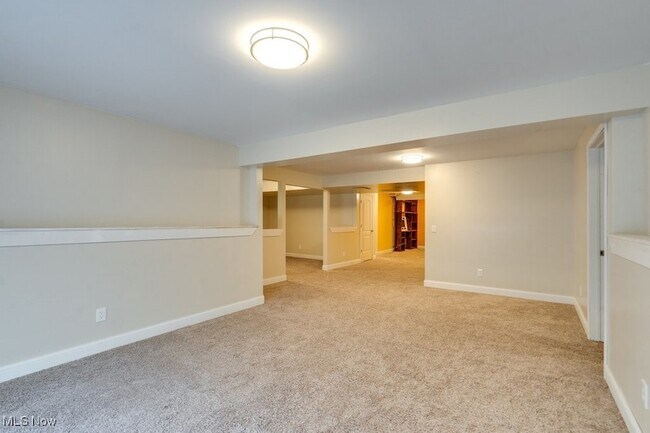 Building Photo - 155 Granite Dr