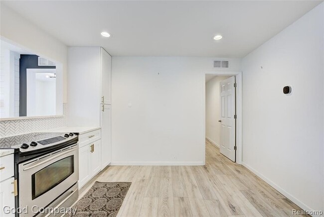 Building Photo - 23826 Kate Ave