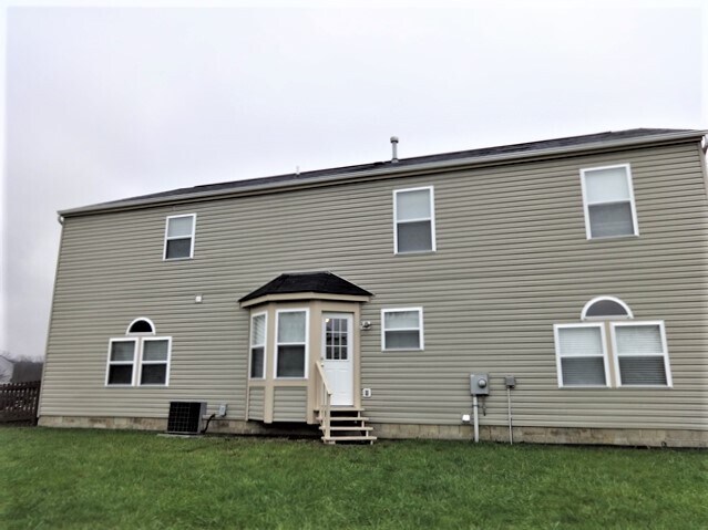 Building Photo - 523 Riverby Lane