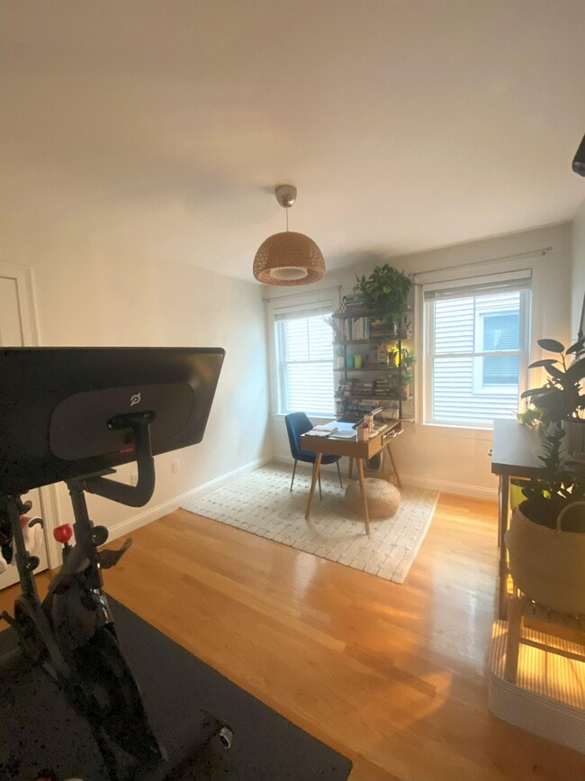 Building Photo - 241 Lamartine St