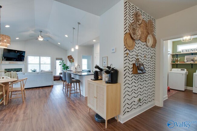 Building Photo - 12900 Tallulah Dr