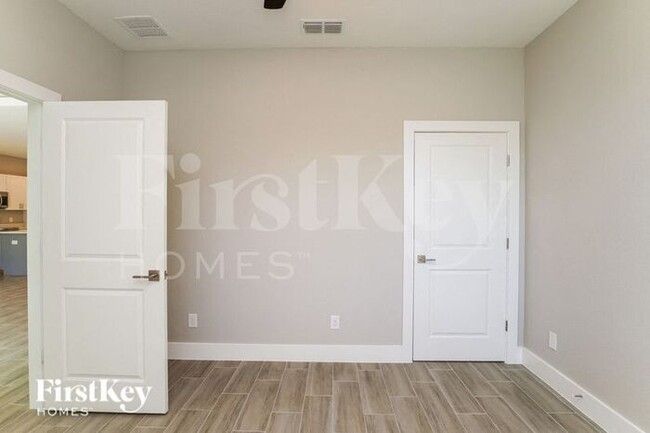 Building Photo - 51 Inconnu Dr