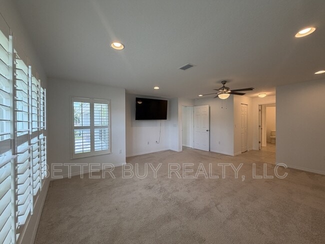 Building Photo - 16 Kalendar Ct