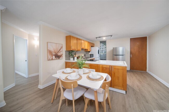 Building Photo - 95-2039-2039 Waikalani Pl