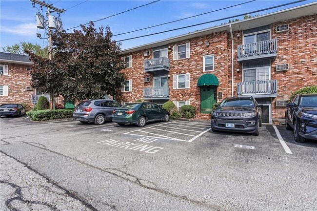Building Photo - 200 Manville Hill Rd