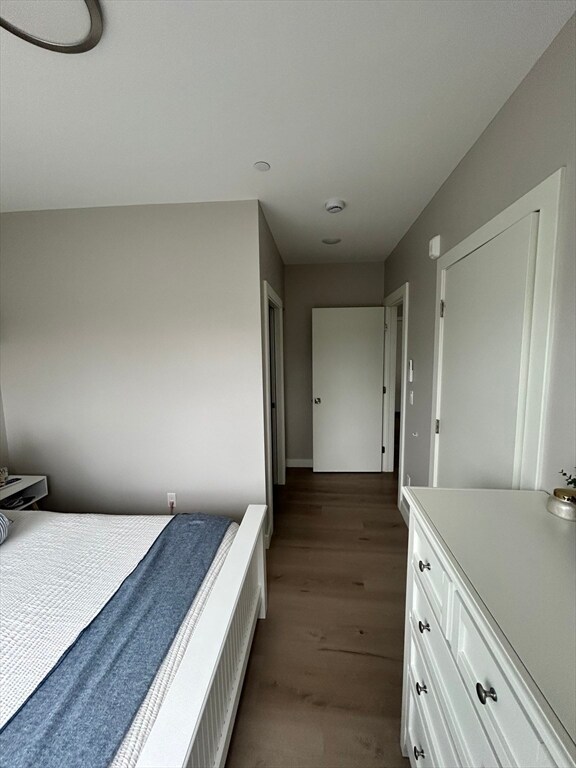 Building Photo - 400 W Broadway